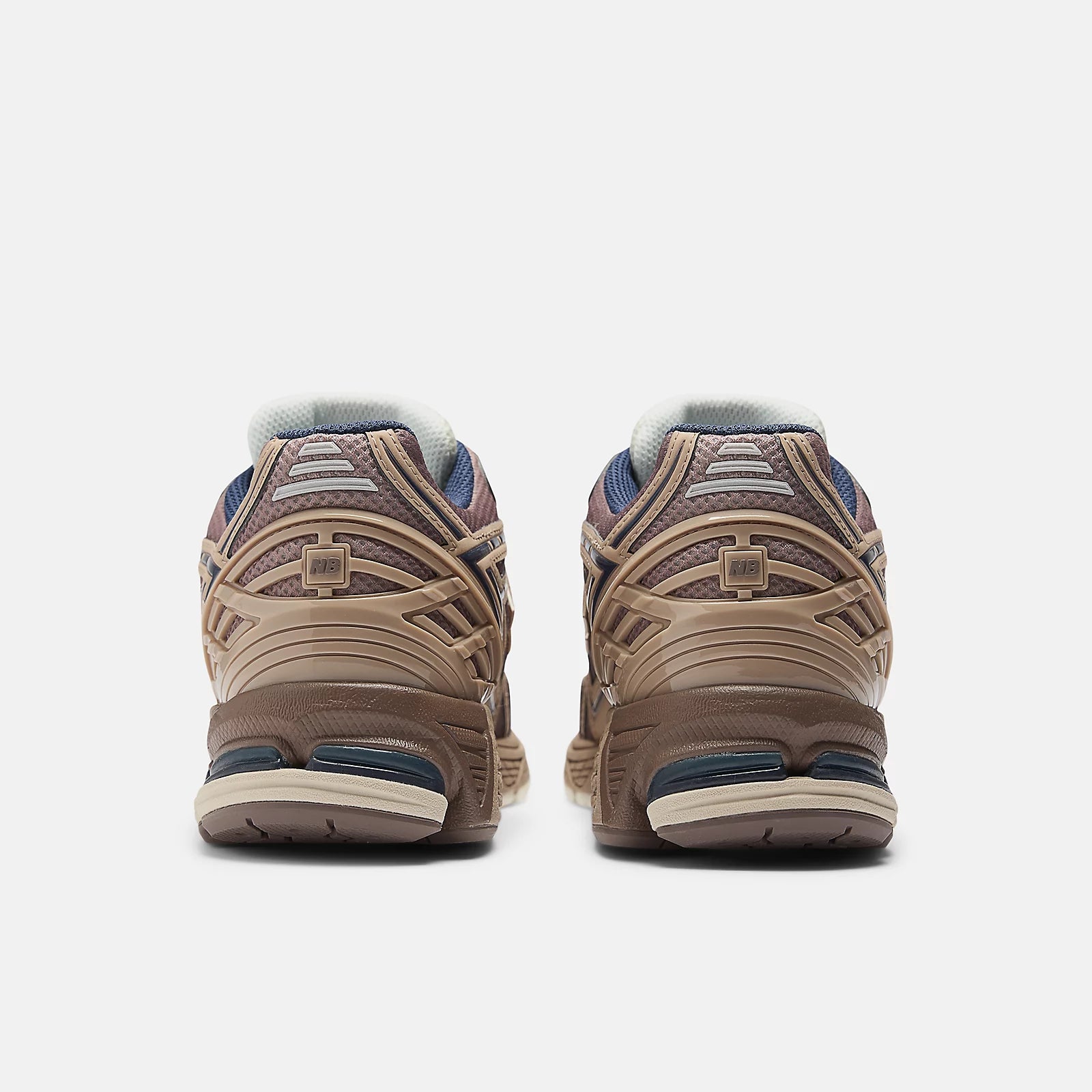 1906R Shoes
